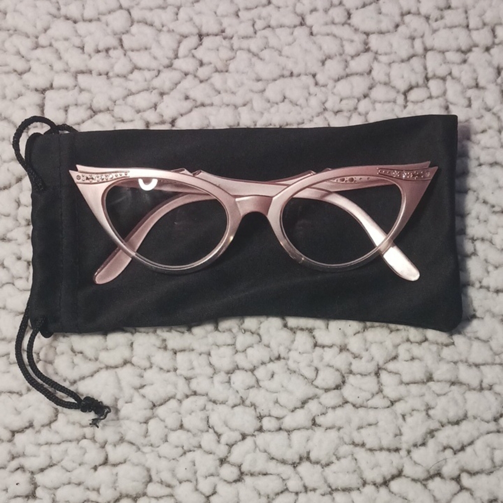Stylish Pink Cat-Eye Glasses